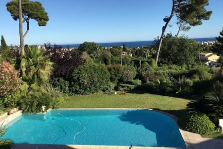 BELLE NEO PROVENÇALE DANS UN DOMAINE AVEC VUE MER - Photo 3