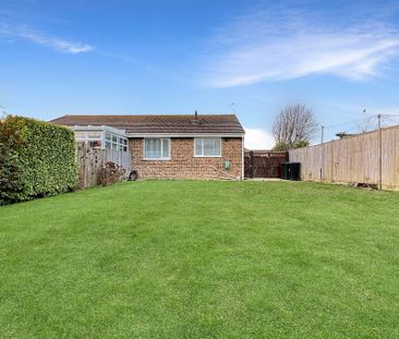 2 bedroom semi-detached bungalow to rent - Photo 6