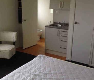 1 Bedroom in Hillcrest - Power and Wifi included - Photo 3