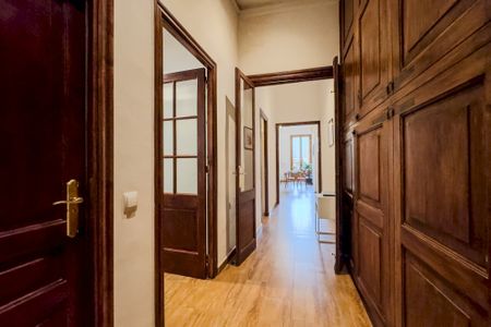 Very cozy room in Avinyó street - Photo 2