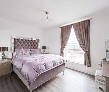 Honour Lea Avenue, Stratford, E20 - Photo 2