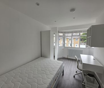 6 bedroom semi-detached house to rent - Photo 4