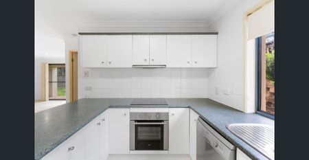 Modern Family Home in a Great Location – Don’t Miss Out! - Photo 2