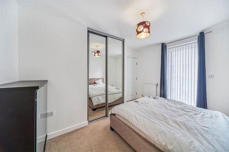 Greenwich High Road, SE10, London - Photo 2