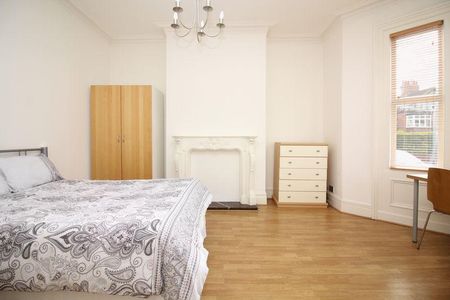 2 bedroom ground floor flat to rent - Photo 4