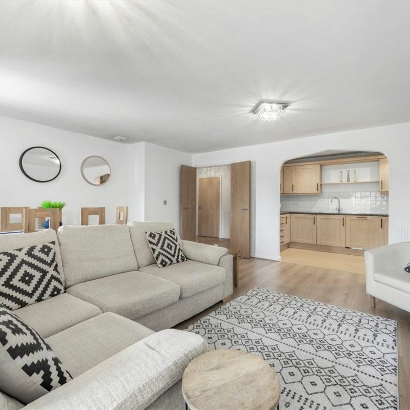 Greenford Road, UB6, London - Photo 1