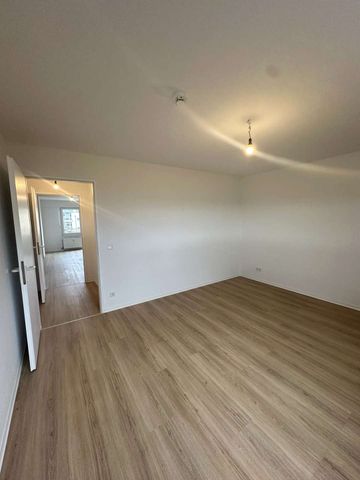 4-Zimmer-Wohnung mit Balkon, offener Küche, Gäste-WC - Photo 2