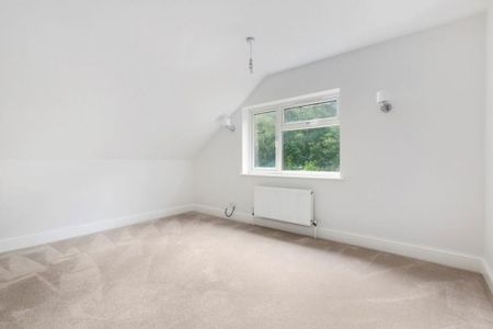5 bedroom semi-detached house to rent - Photo 4