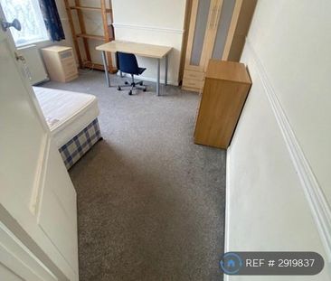 4 bedroom terraced house to rent - Photo 3