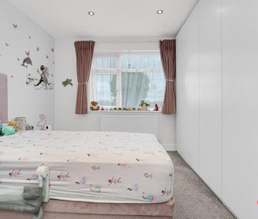4 bedroom semi-detached house to rent - Photo 4