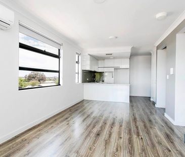 Stylish, Low-Maintenance Living! - Photo 1