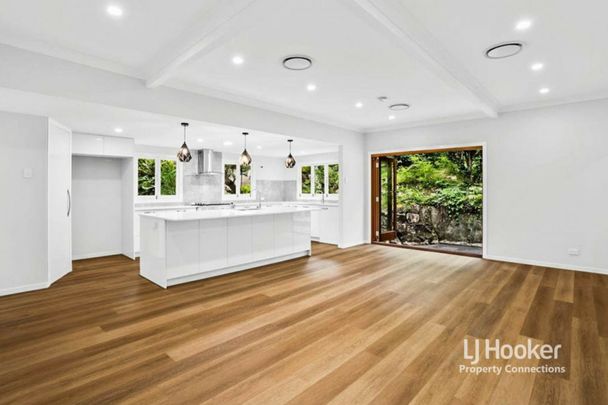 Stunning Renovated Home in Exclusive St Johns Wood Pocket - Photo 1