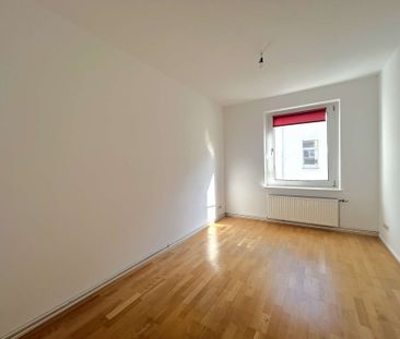 Helle 3 Zimmerwohnung mit Einbauküche und Balkon | Südstadt! - Foto 6