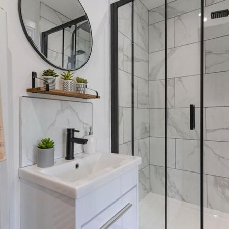 1 bedroom in a house share to rent - Photo 4