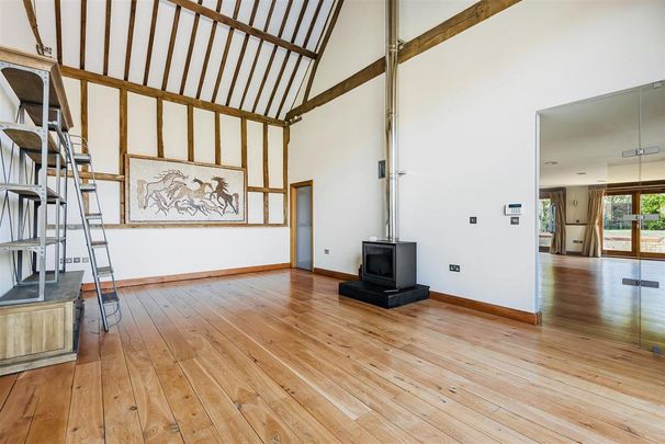 4 bedroom barn conversion to rent - Photo 1