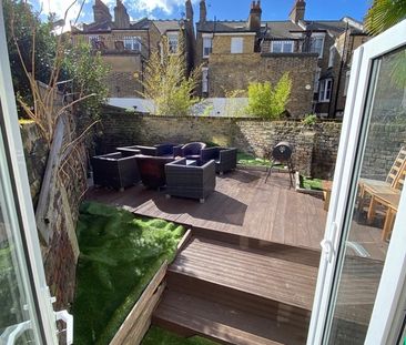 Room in a Shared House, Greenwich High Road, SE10 - Photo 2
