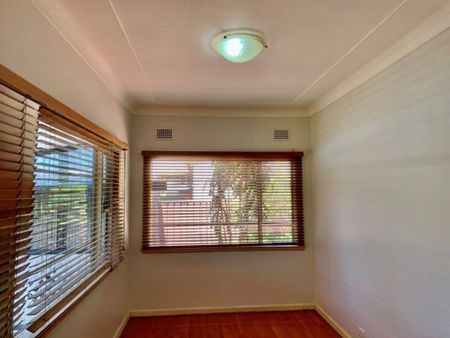 Location Location - Photo 4