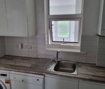 Lovely room available near Middlesex University - Photo 4