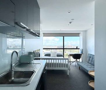 Fully Furnished Secure Studio Apartment - Photo 3