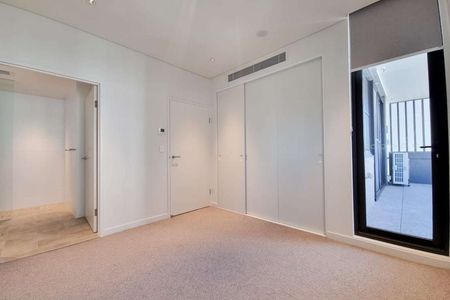 Location, Location! - Photo 3