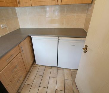 Flat to rent on - Photo 6