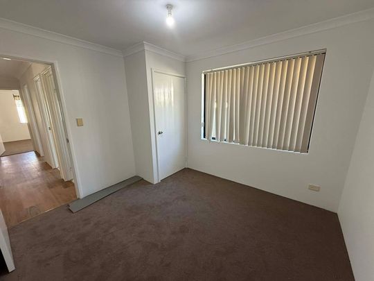 Newly Refreshed Spacious Home - Photo 1