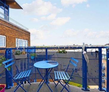 Campania Building, London, E1W - Photo 2