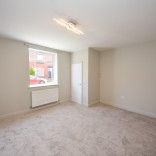 3 bed House - Mid Terrace for Rent - Photo 1