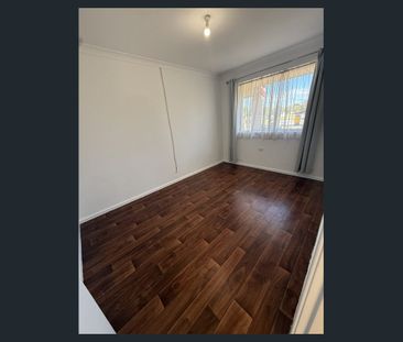 Spacious 3-Bedroom Home on Generous 695sqm Block in Convenient Balg... - Photo 2