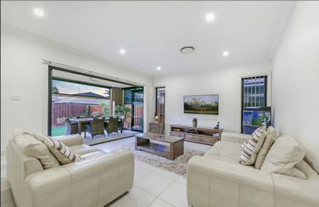 Well Maintained and Spacious Family Home in the Heart of The Ponds - Photo 4