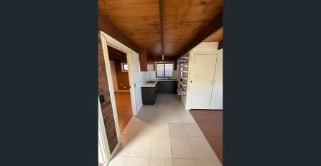 Cosy One-Bedroom Unit – Utilities Included! - Photo 4