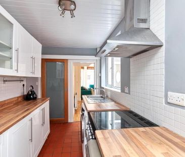 20 Lichfield Avenue, Belfast, BT5 5JQ - Photo 2