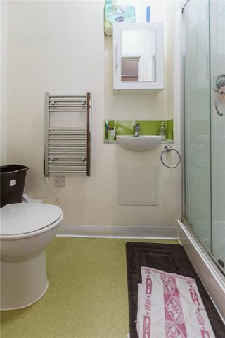 4 bedroom apartment to rent - Photo 2