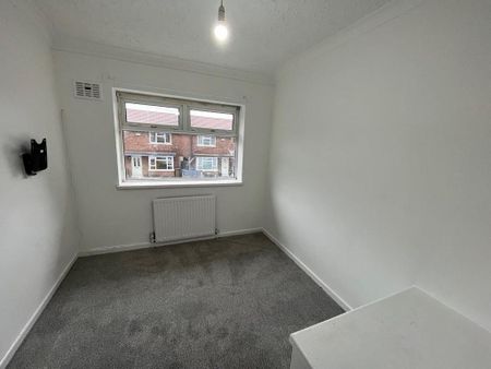 3 bedroom semi-detached house to rent - Photo 4