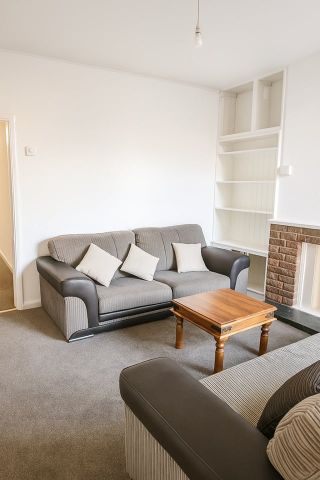 Room in a Shared House, Newcombe Road, B21 - Photo 2
