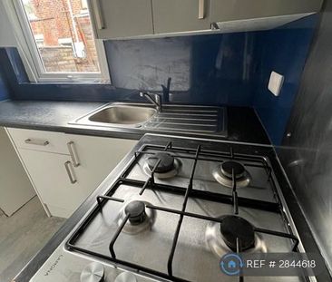 3 bedroom terraced house to rent - Photo 6