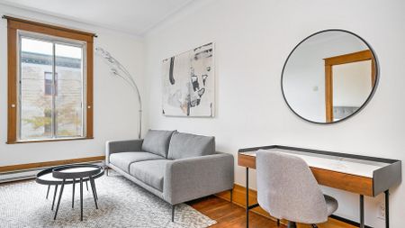 Furnished 1 Bed, 1 Bath - Photo 3