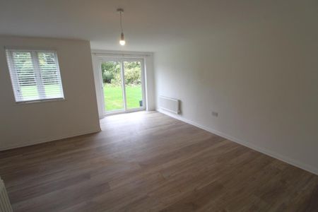 2 bedroom ground floor flat to rent - Photo 4