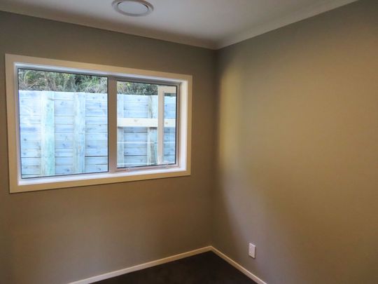 WAINUIOMATA LIVING! - Photo 1