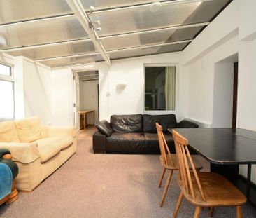 5 bedroom semi-detached house to rent - Photo 1