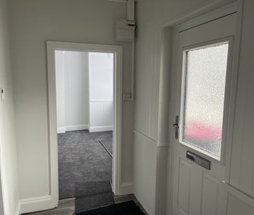 Recently Refurbished Ground Floor Flat available TO LET in Westclif... - Photo 3