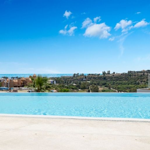 3 Bedroom Villa For Rent in Cancelada, Málaga - Photo 1