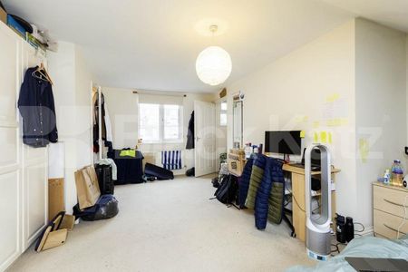 4 bedroom house located a short walk to Stoke Newington Station - Photo 5