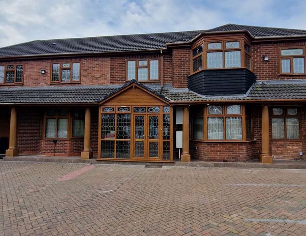 Laurel Road Room 11 - Photo 1