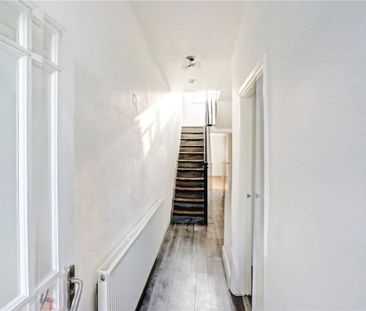 3 bedroom end of terrace house to rent - Photo 3