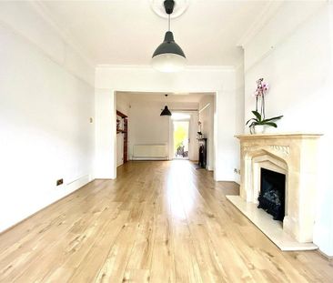 3 bedroom end of terrace house to rent - Photo 4