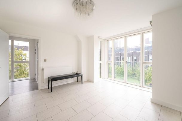 4 bedroom semi-detached house to rent - Photo 1