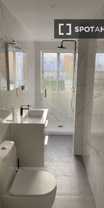 madrid, Community of Madrid 28019 - Photo 4