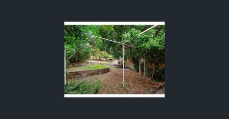 🏡 Spacious 4br Family Home Opposite Lochiel Park! 🌳 - Photo 4