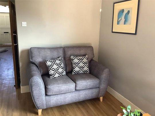 6 bedroom semi-detached house to rent - Photo 1